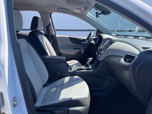 Used 2022 Chevrolet Equinox LS w/ LS Convenience Package FWD image 28