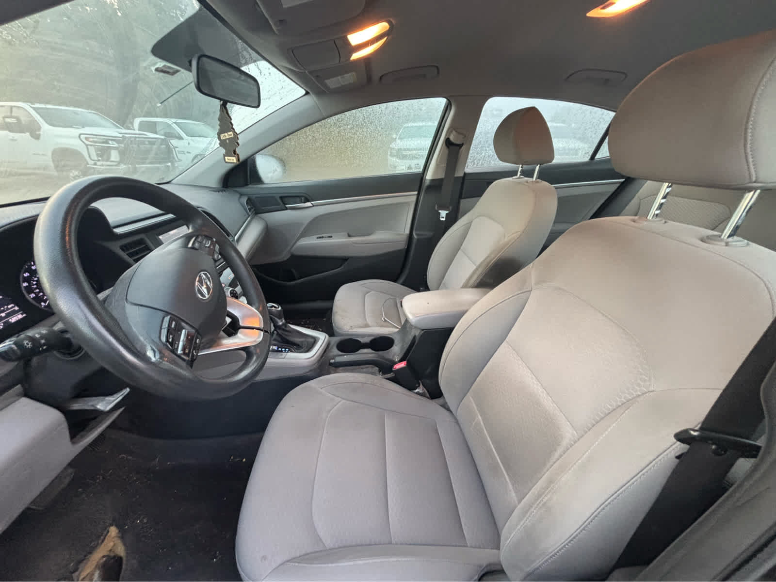 Used 2019 Hyundai Elantra SE FWD image 4