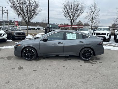 New 2026 Nissan Sentra SR w/ SR Premium Package FWD image 3