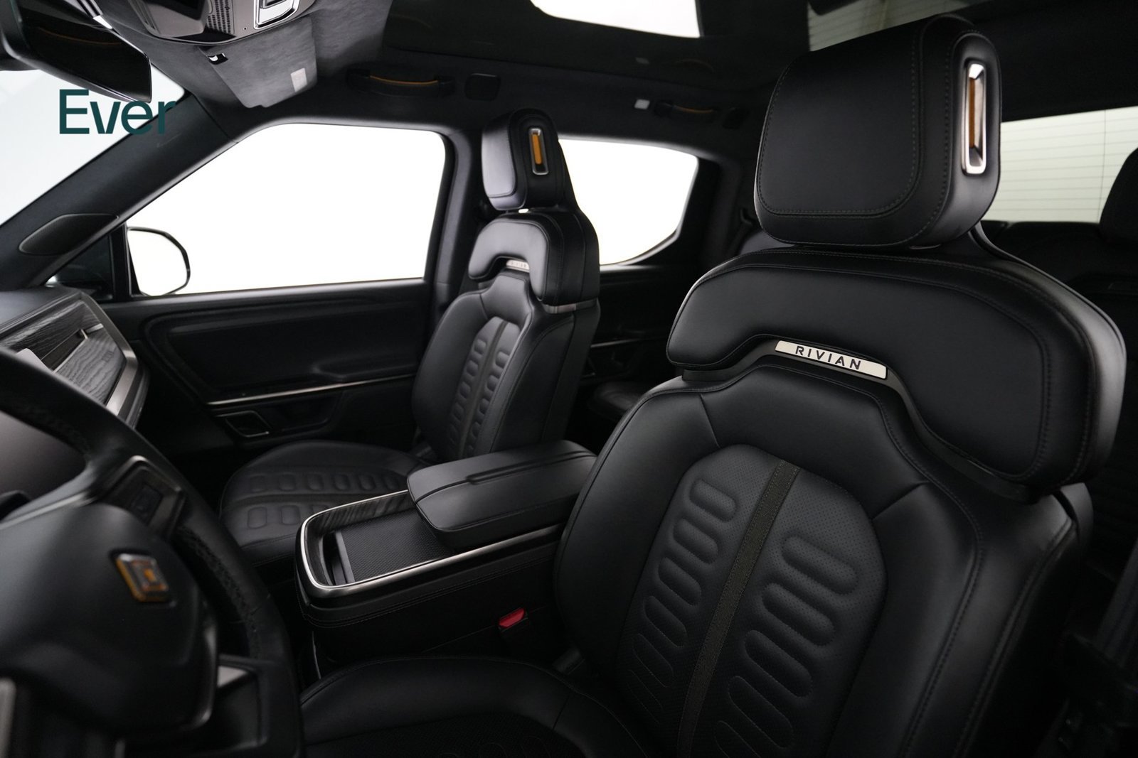 Used 2022 Rivian R1T Adventure AWD/4WD image 4