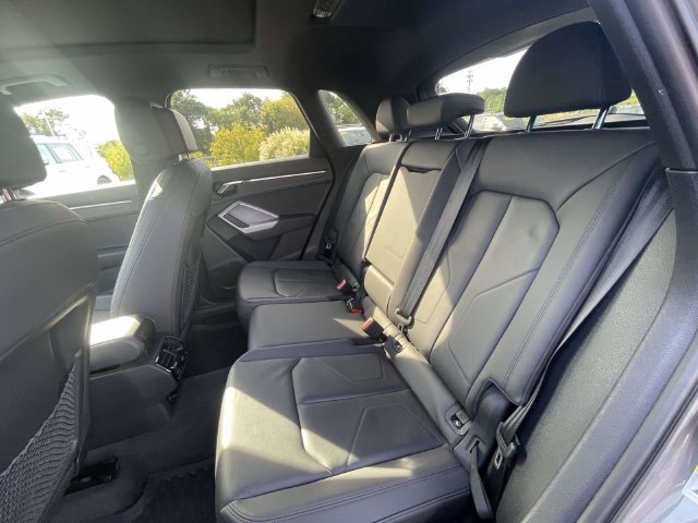 Used 2021 Audi Q3 2.0T Premium Plus w/ Premium Plus Package AWD/4WD image 13