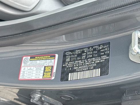 Used 2024 Hyundai Elantra SEL FWD image 31