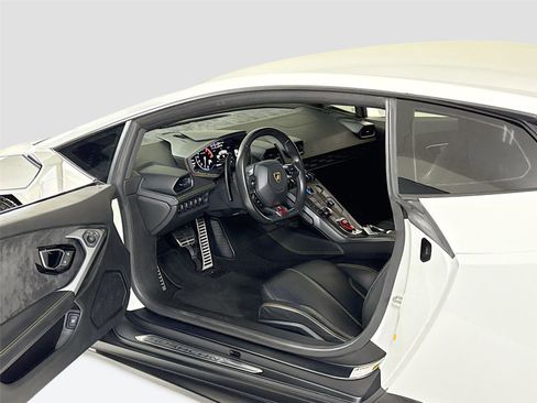 Used 2016 Lamborghini Huracan LP 580-2 image 12