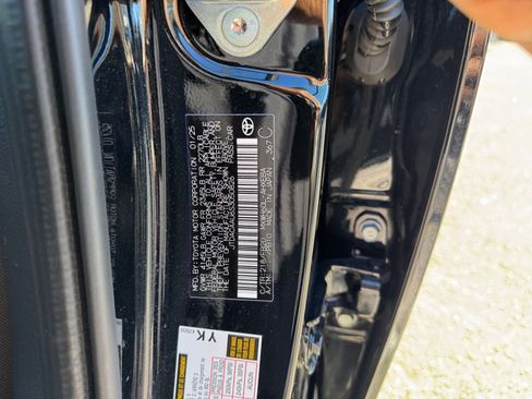 Used 2025 Toyota Prius LE image 23