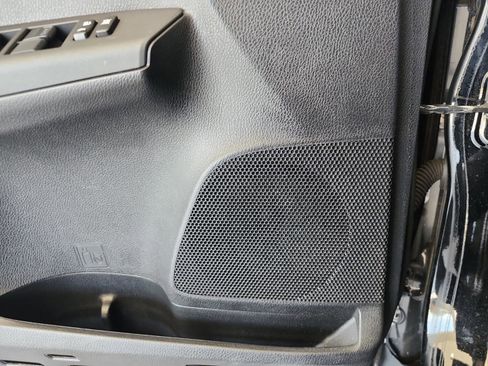 Used 2017 Toyota RAV4 LE image 21