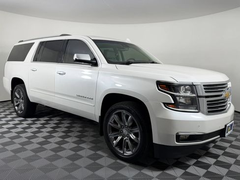 Used 2018 Chevrolet Suburban Premier AWD/4WD image 14