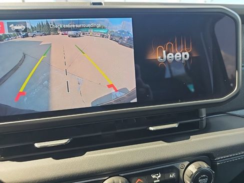 Used 2024 Jeep Wrangler Unlimited Rubicon 4xe AWD/4WD image 41