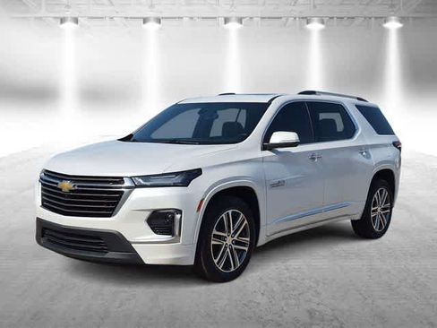 Used 2023 Chevrolet Traverse High Country w/ LPO, Floor Liner Package AWD/4WD image 4