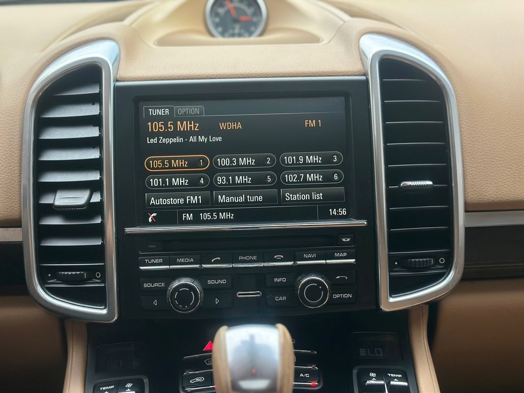 Used 2014 Porsche Cayenne Diesel AWD/4WD image 15