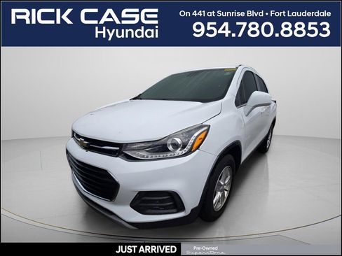 Used 2020 Chevrolet Trax LT image 1