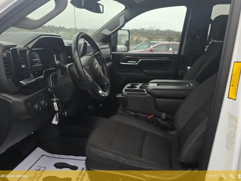 Used 2024 Chevrolet Silverado 3500 LT w/ Convenience Package AWD/4WD image 7