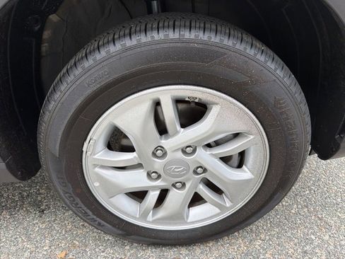 Certified 2025 Hyundai Venue SE image 41