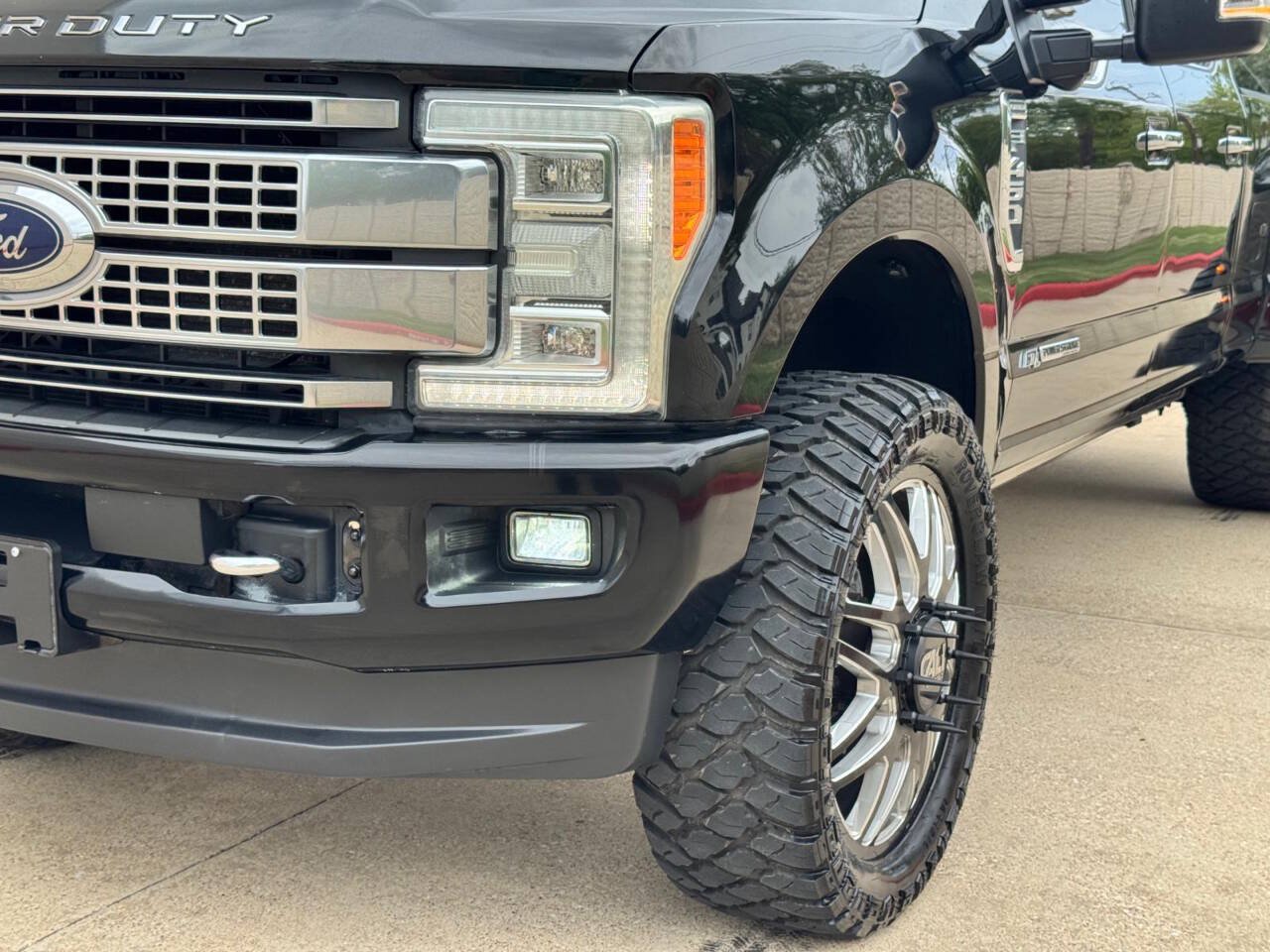 Used 2017 Ford F350 Platinum w/ Platinum Ultimate Package AWD/4WD image 17