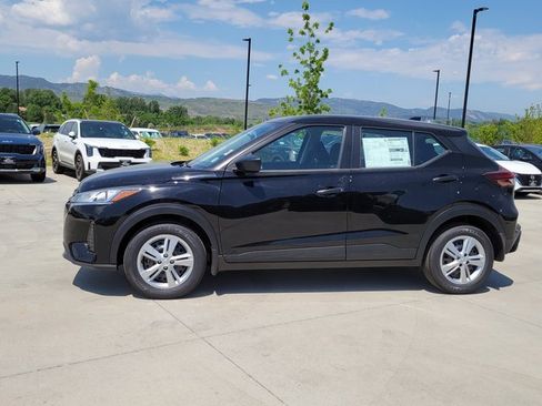 New 2025 Nissan Kicks Play S image 2