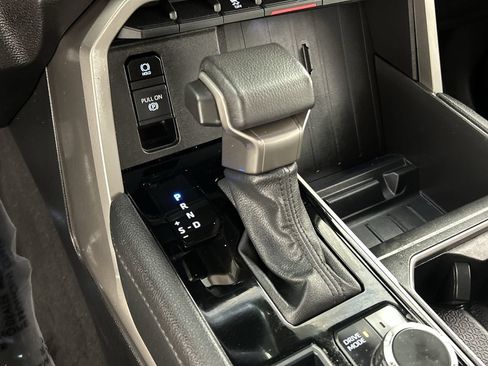Used 2025 Toyota Tundra Limited AWD/4WD image 16