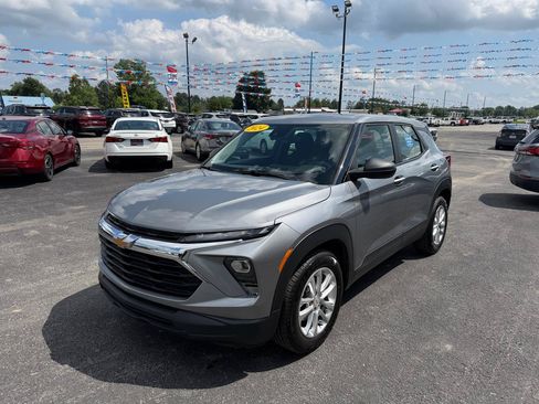 Used 2024 Chevrolet TrailBlazer LS FWD image 9