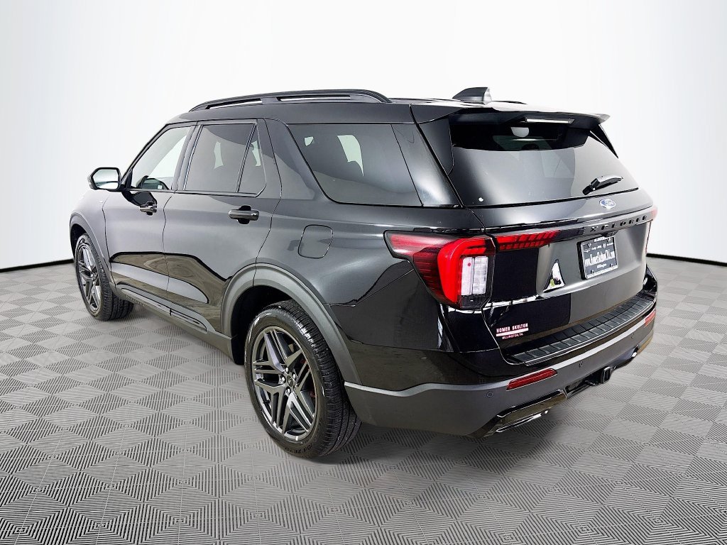 Used 2025 Ford Explorer ST-Line w/ ST-Line Street Pack AWD/4WD image 5