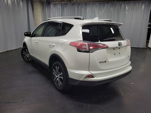 Used 2016 Toyota RAV4 LE image 6