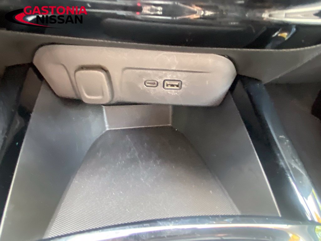 Used 2025 Chevrolet Trax LT w/ LT Convenience Package FWD image 33
