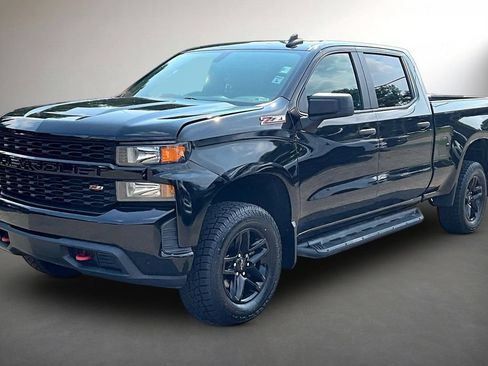 Used 2020 Chevrolet Silverado 1500 Custom Trail Boss w/ Custom Convenience Package AWD/4WD image 3