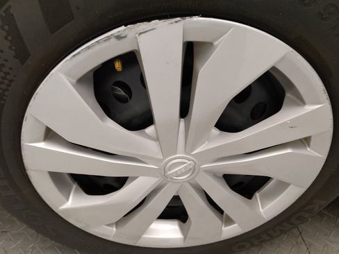 Used 2024 Nissan Versa S w/ Trunk Package image 31