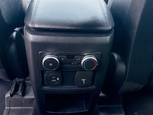 Used 2020 Ford Explorer XLT RWD image 22