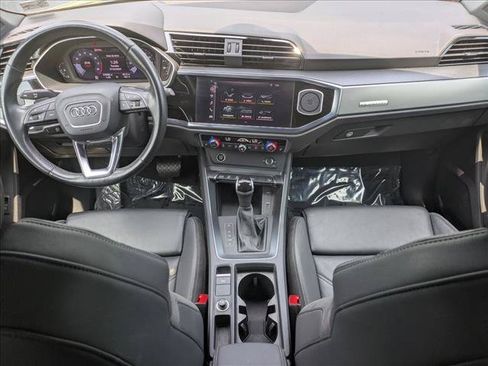 Used 2021 Audi Q3 2.0T Premium w/ Convenience Package AWD/4WD image 17