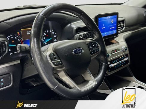 Used 2020 Ford Explorer XLT w/ Equipment Group 202A AWD/4WD image 14