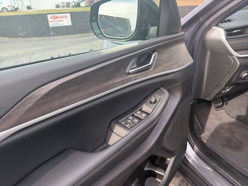 New 2026 Jeep Grand Cherokee Laredo image 25