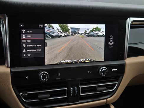 Used 2023 Porsche Macan S AWD/4WD image 18