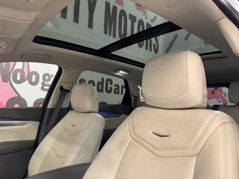 Used 2019 Cadillac XT5 Premium Luxury AWD/4WD image 19