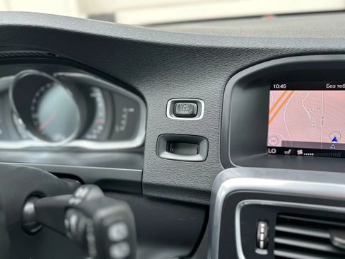 Used 2017 Volvo V60 T5 Cross Country w/ Convenience Package image 24