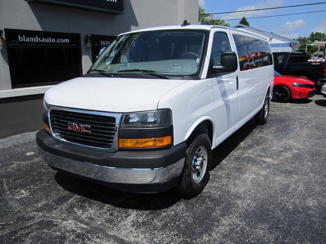 Used 2025 GMC Savana 3500 LT w/ LT Preferred Equipment Group RWD image 2