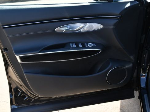 Used 2025 Genesis GV70 2.5T image 7