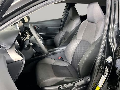 Used 2020 Toyota C-HR LE FWD image 8