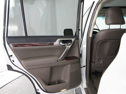 Used 2011 Lexus GX 460 w/ Comfort Plus Pkg AWD/4WD image 38