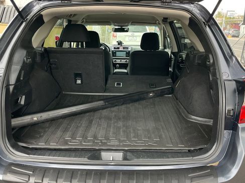 Used 2017 Subaru Outback 2.5i Premium image 29