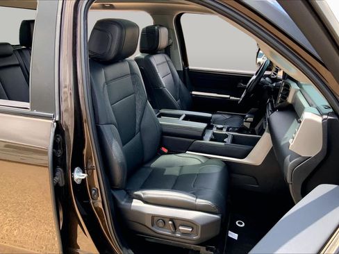 Used 2024 Toyota Tundra Limited AWD/4WD image 8