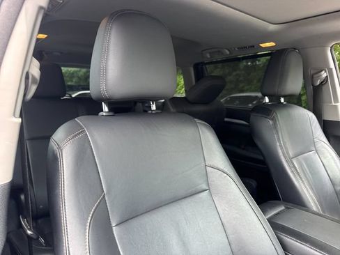Used 2015 Toyota Highlander XLE FWD image 28