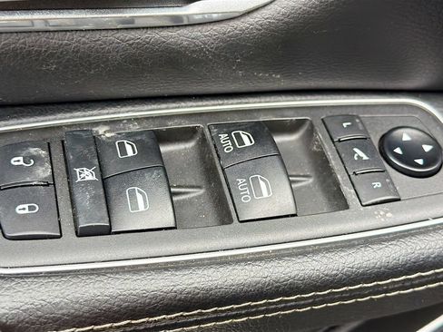 Used 2021 RAM 1500 Laramie RWD image 18
