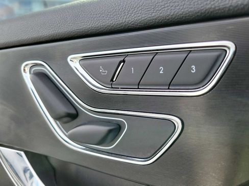 Used 2021 Lincoln Corsair AWD w/ Premium Package image 15
