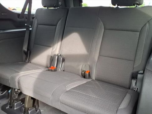New 2026 Chevrolet Suburban LS RWD image 18