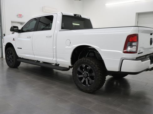 Used 2022 RAM 2500 Big Horn w/ Night Edition AWD/4WD image 6