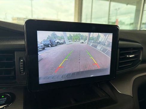 Used 2020 Ford Explorer XLT RWD image 14