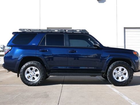 Used 2022 Toyota 4Runner SR5 Premium image 13