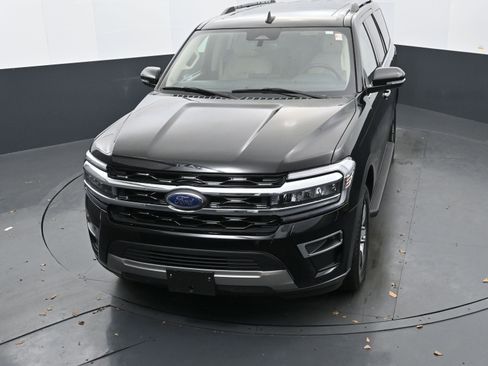 Used 2024 Ford Expedition Limited image 27