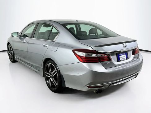 Used 2016 Honda Accord Touring image 6