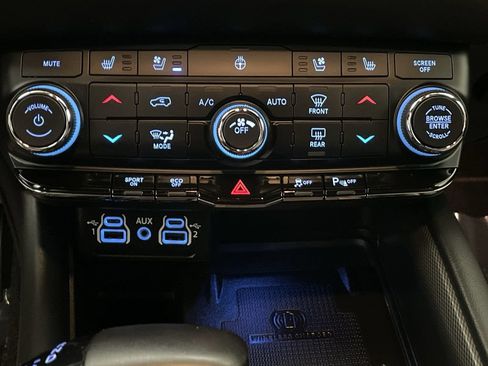 Used 2024 Dodge Durango R/T AWD/4WD image 13