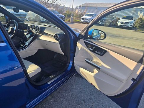 Used 2025 Mercedes-Benz C 300 Sedan image 12