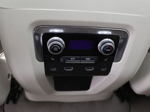 Used 2023 GMC Yukon XL Denali w/ Advanced Technology Package image 15